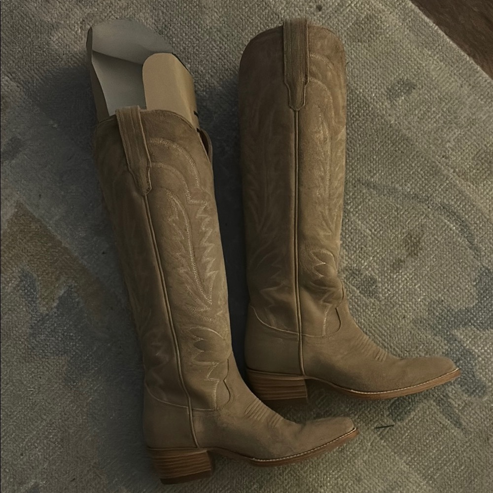 Tecovas The Abby Driftwood suede boots size 8